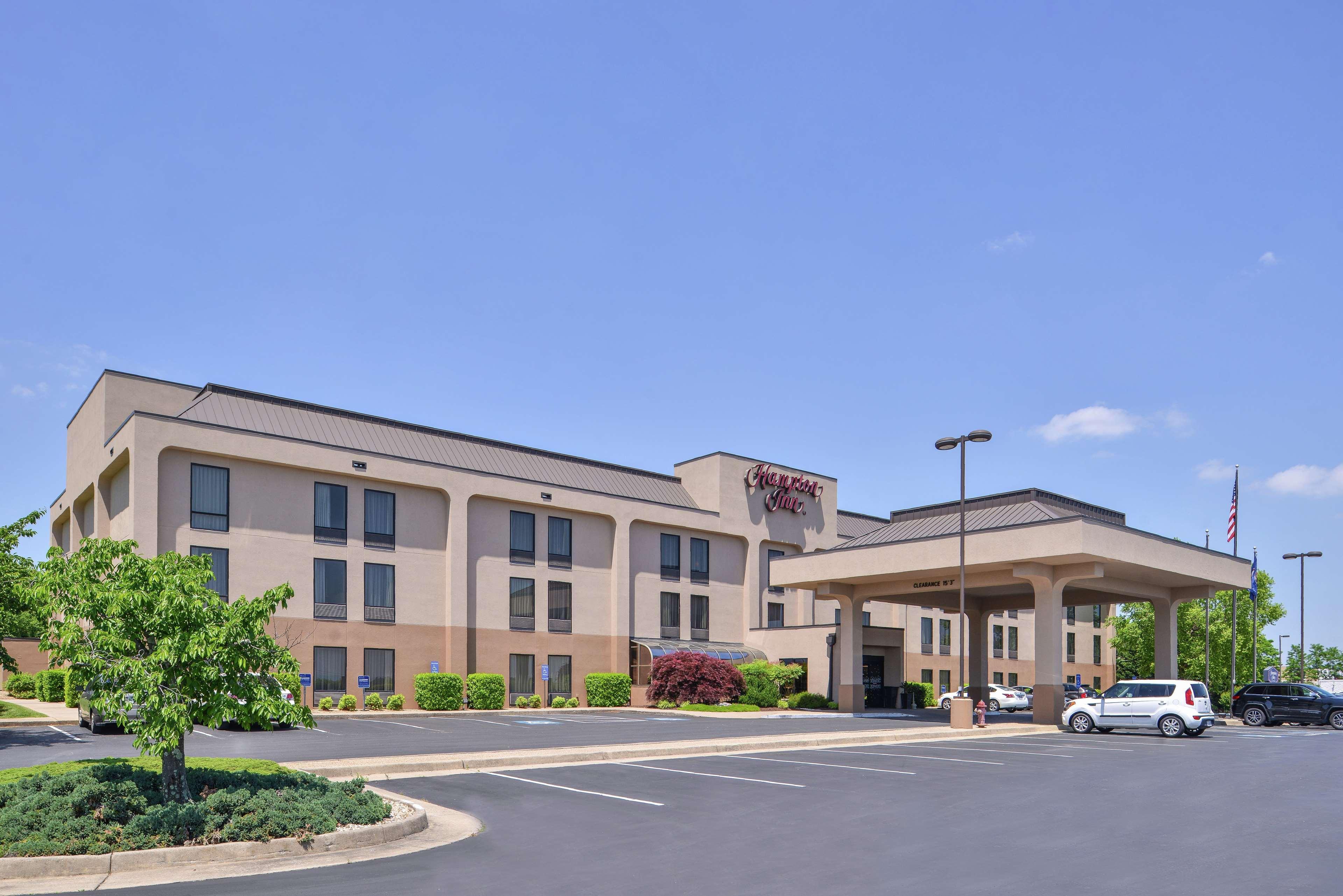 Hampton Inn Staunton Exterior foto