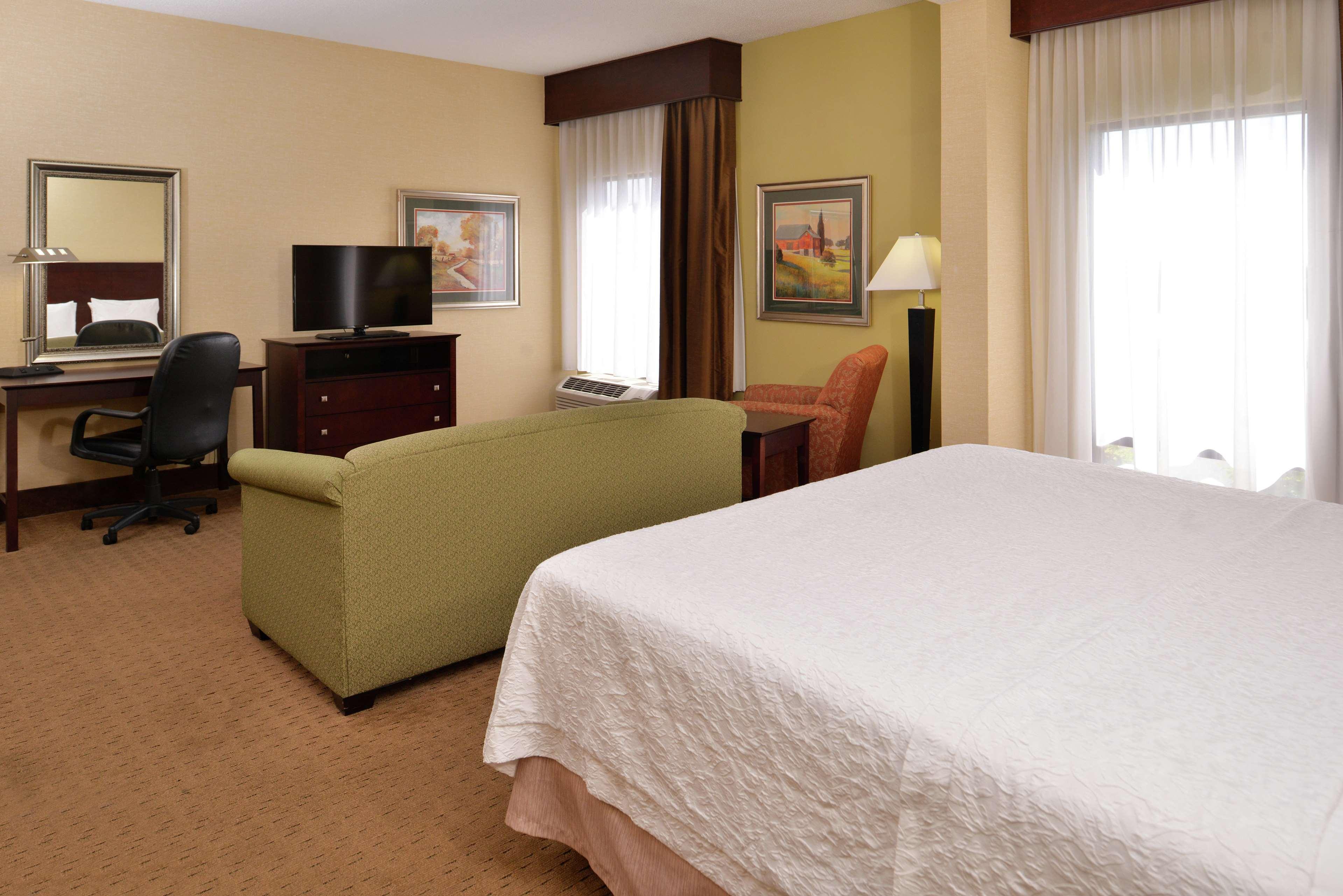 Hampton Inn Staunton Exterior foto