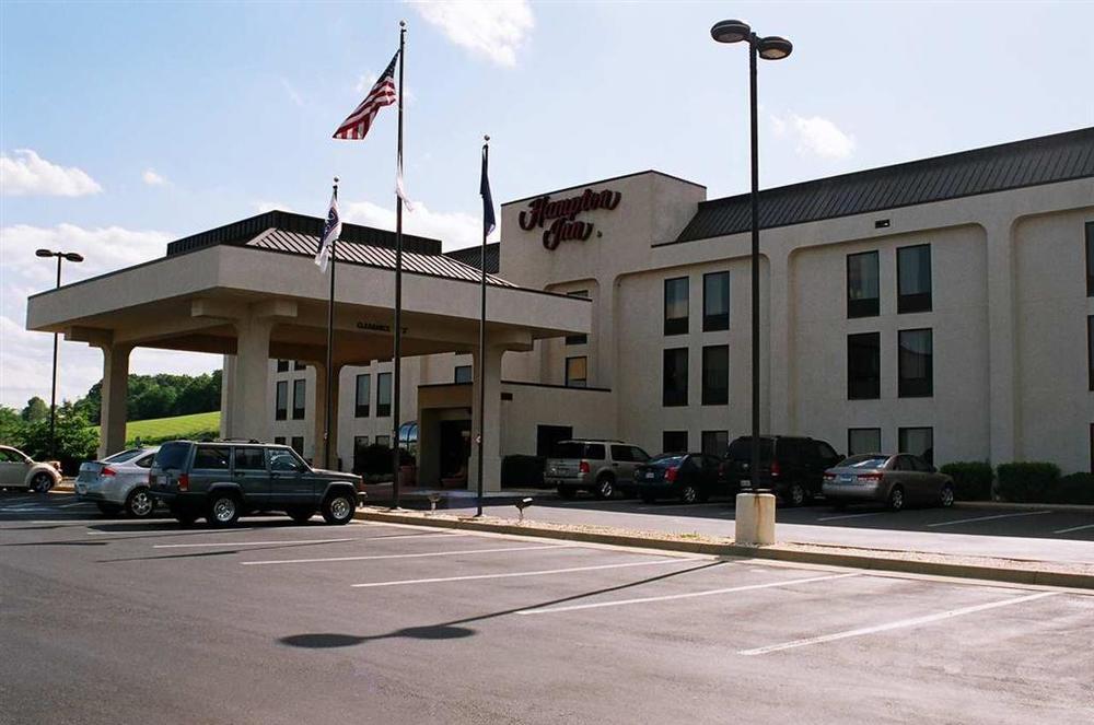 Hampton Inn Staunton Exterior foto