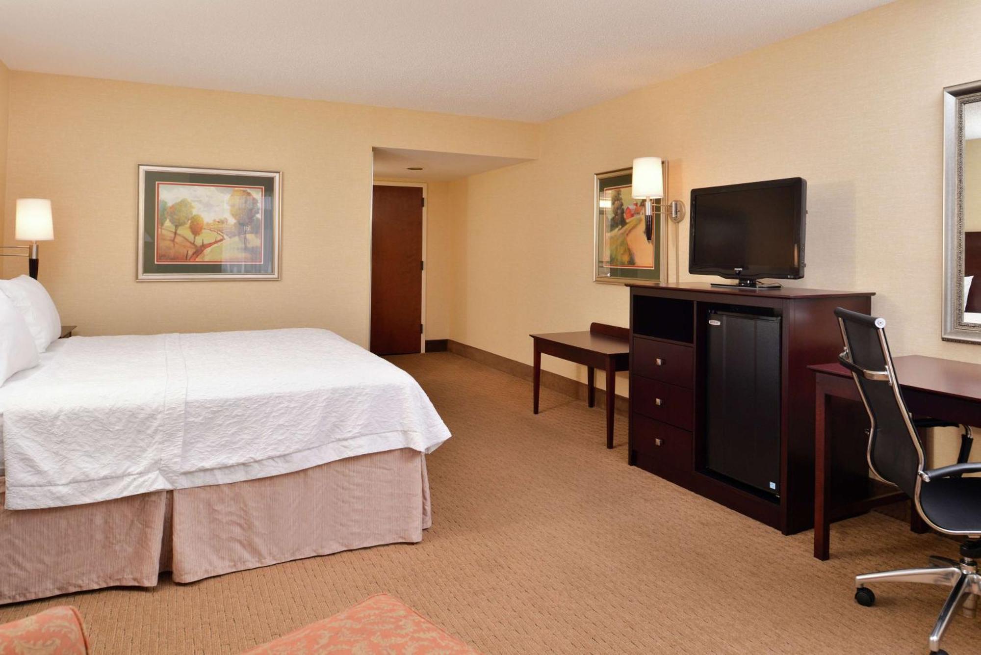 Hampton Inn Staunton Exterior foto