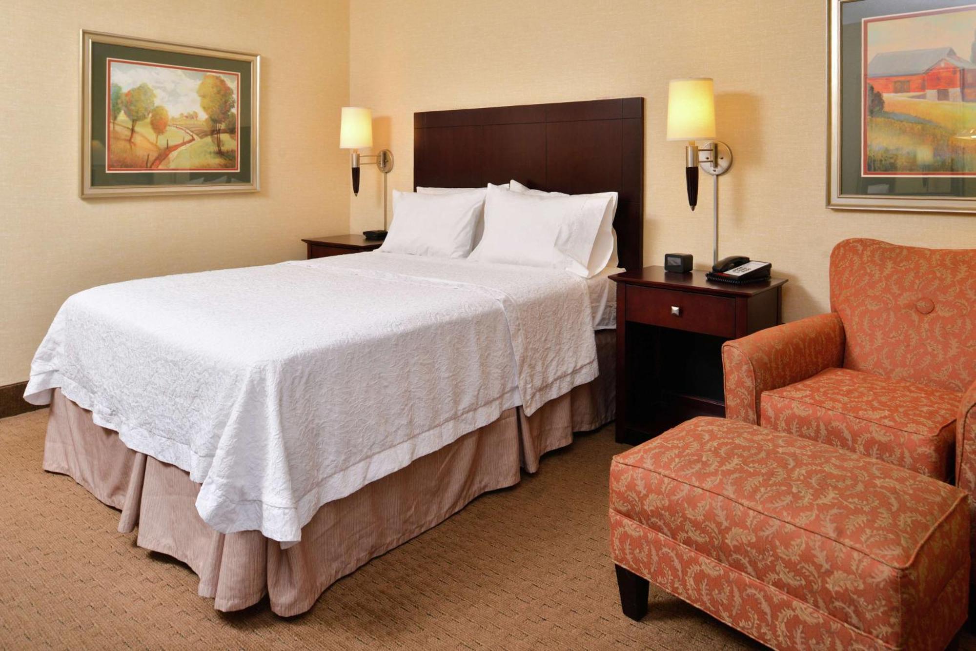 Hampton Inn Staunton Exterior foto
