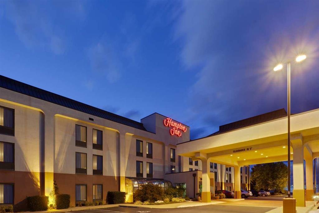 Hampton Inn Staunton Exterior foto